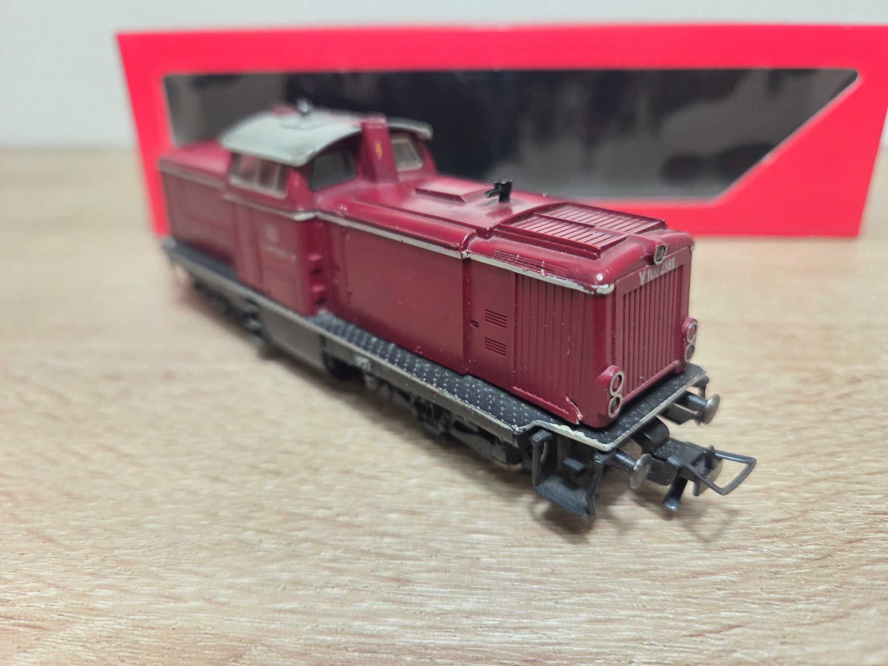 Fleischmann Modellini di ferrovie: Fleischmann Diesellok V100 DB H0 – Usato da St-Aubin-Sauges venduto da Lo_Go 2