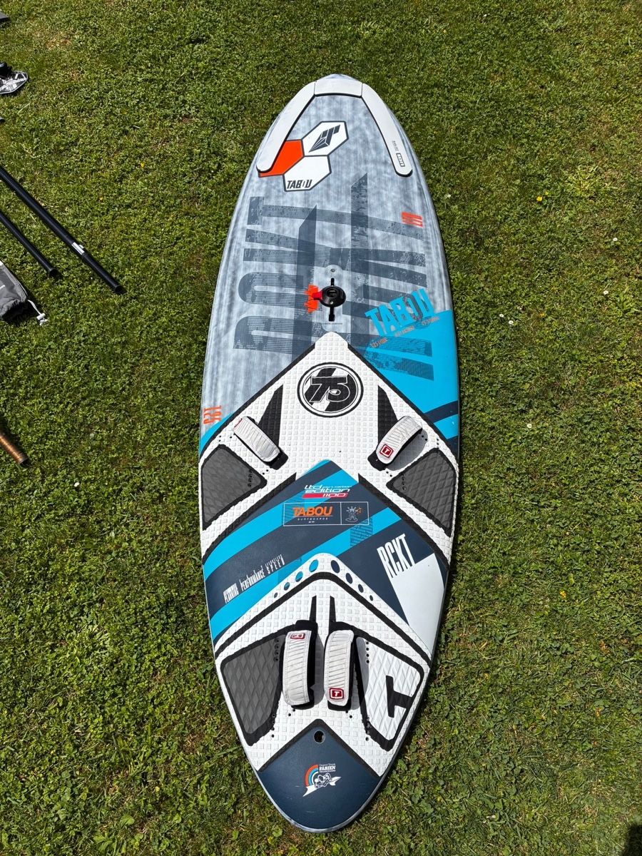 Planches de surf: Windsurfboard Tabou RXT 125 Liter 242cm Lenth 75.5cm Width – D'occasion à Ottoberg par MelekKayisi