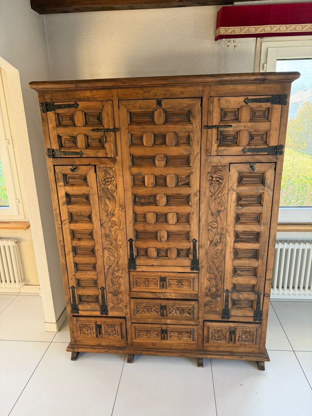 Schränke: Schrank, 1890er Spanien Bär – Gebraucht aus Zwingen von inf_2blh
