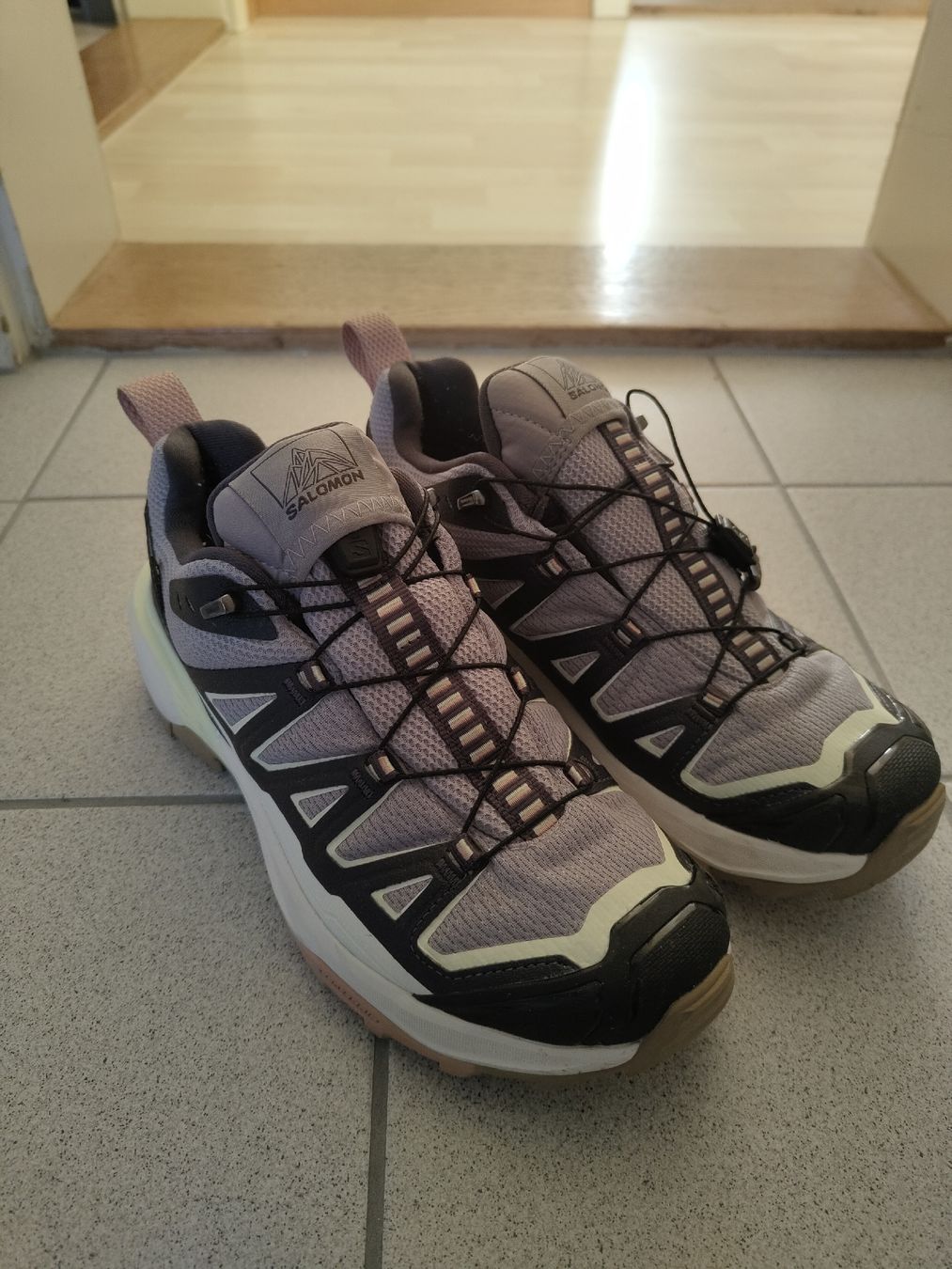 Salomon Damenschuhe: Salomon Trekking Schuh 38 – Neu (gemäss Beschreibung) aus Landquart von gig_jqr7
