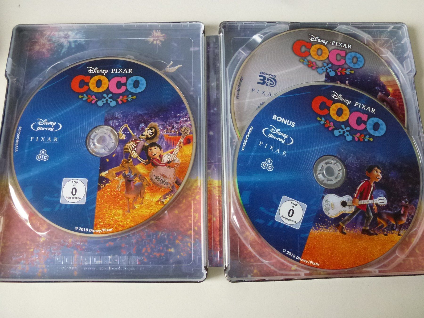 Tutti i DVDs: Coco 3D (Blu-Ray Steelbook) – Nuovo (secondo la descrizione) da Bern venduto da Frebo 4