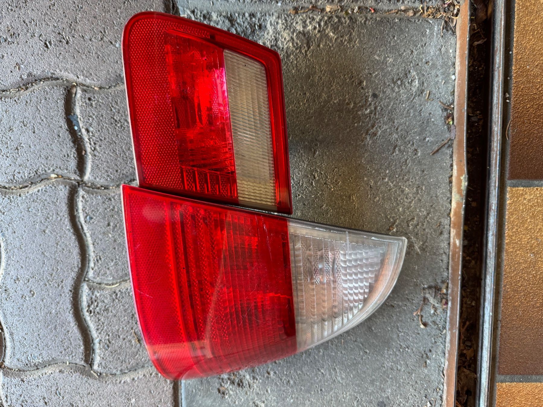 BMW Tutti pezzi di ricambio auto: Originale BMW E46 Helle/Weisse Rückleuchten – Usato da Wangs venduto da Surfer001 3