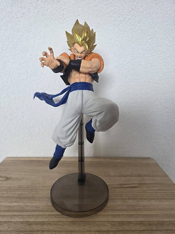 Tutte le decorazioni: Figurine gogeta – Usato da Chavornay venduto da ivan_85
