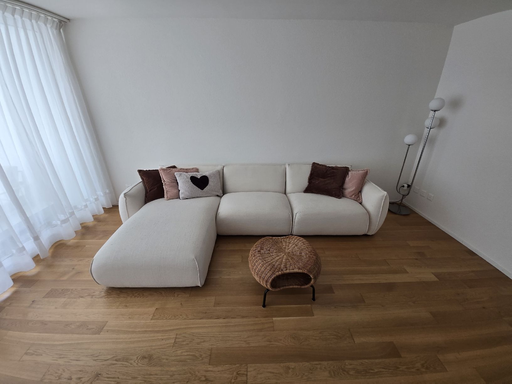 Divani: Comfy Cream Sofa – Usato da Fällanden venduto da noa_mh8y
