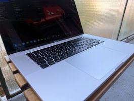 MacBook Pro Late 2019 i9 2,4GHz 16GB Ram 512GB SSD