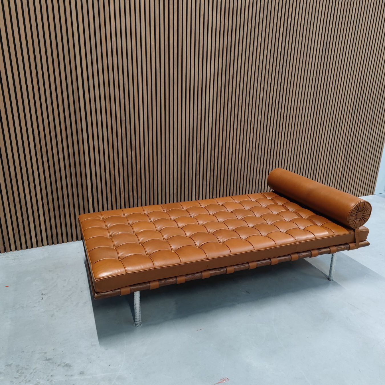Sedie a sdraio: Knoll Barcelona Daybed Cognac – Usato da Zürich venduto da Nexclusives.com 1