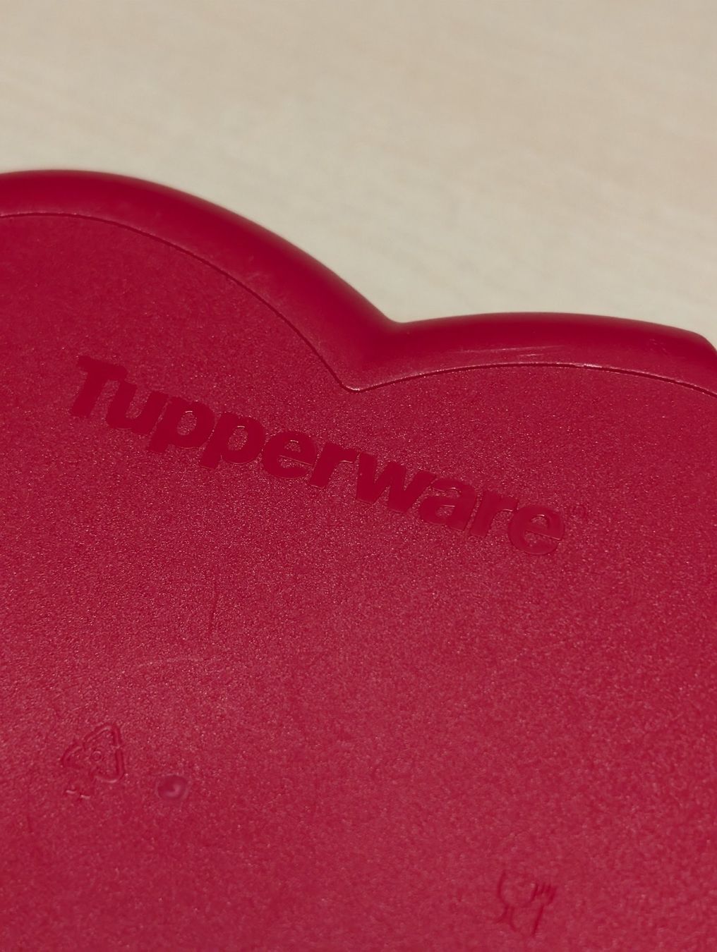 Tupperware Contenitori & Simili: Tupperware Herzbox/Herzform – Usato da Spiez venduto da Crazyduck 2