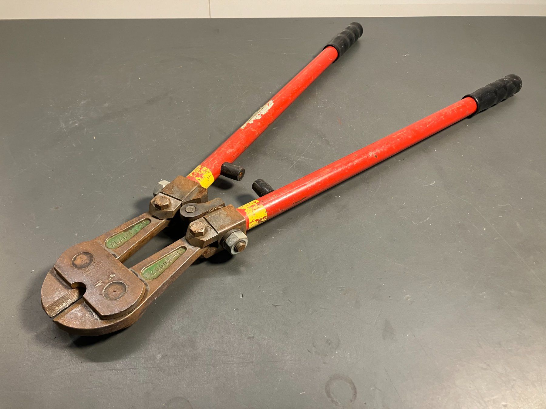 Tutti gli attrezzi: gebr. Profi Bolzenschneider ca. 65cm L ab 1.- – Usato da Lichtensteig venduto da Buy24International 2