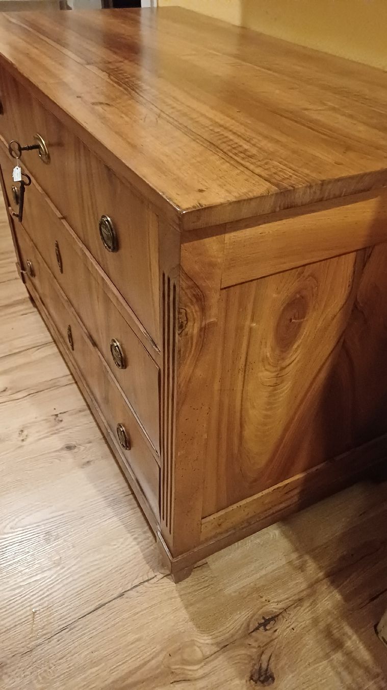 Kommoden: Schöne Biedermeier Kommode in Nussbaumholz – Gebraucht aus Flawil von Pinkmalibu 9