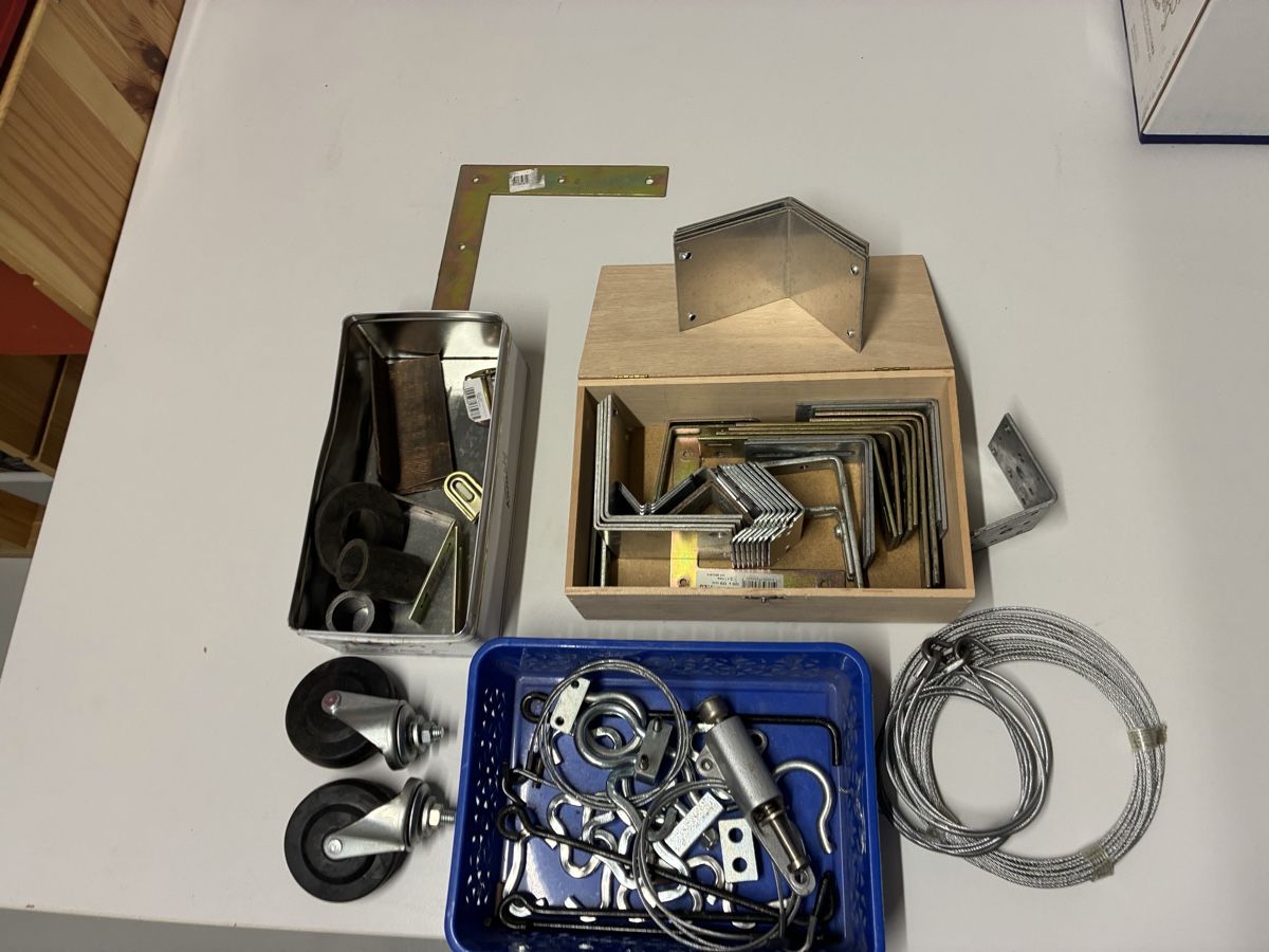 Kit di costruzioni: Befestigungsmatrial – Usato da Schüpbach venduto da Tluky 4