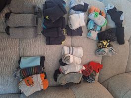 38 Paar Socken in Grösse 27-30