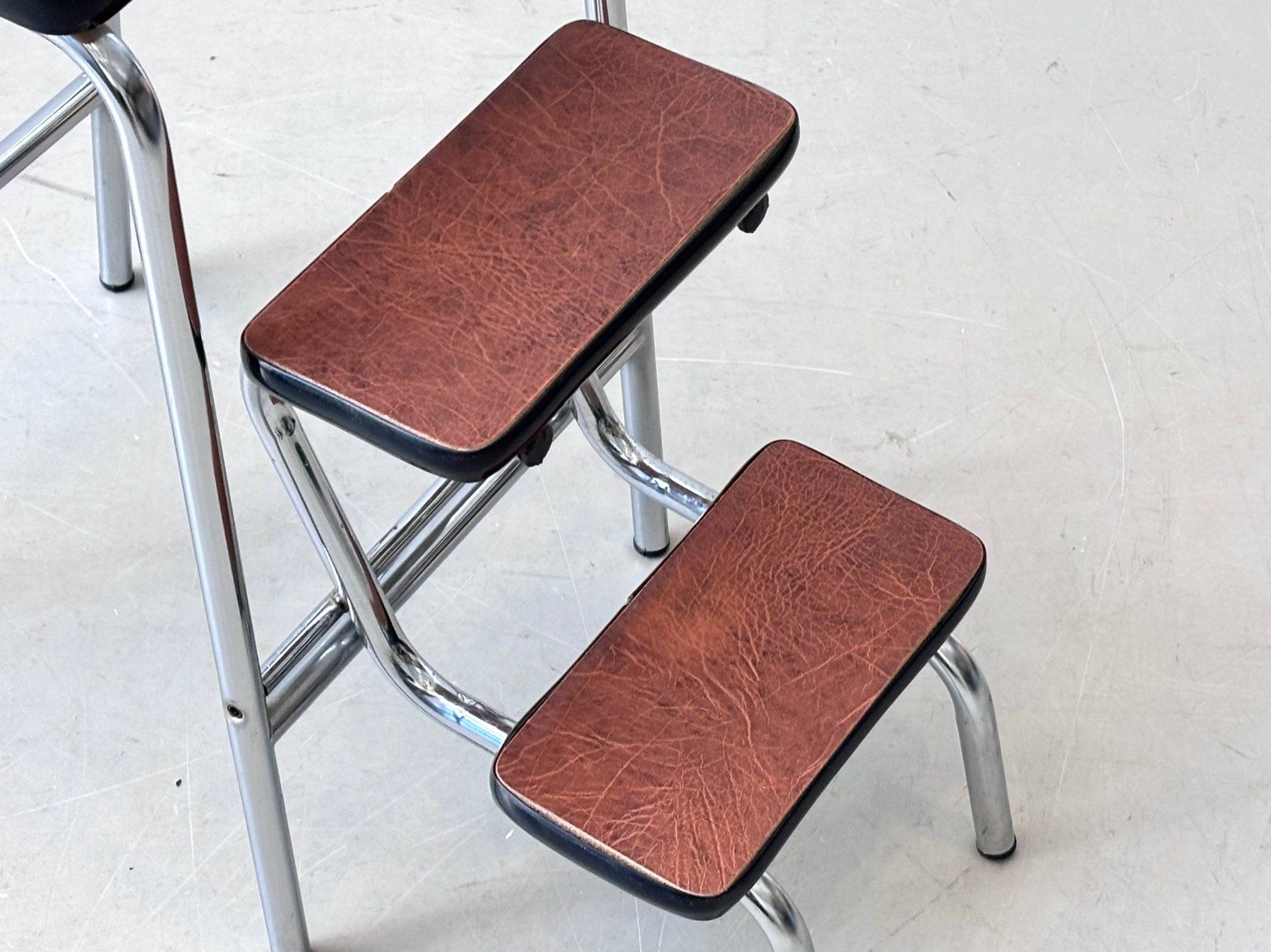 Sgabelli: Vintage Tritthocker mit braunem Kunstleder & Chromgestell – Usato da Zürich venduto da LeMoege 6