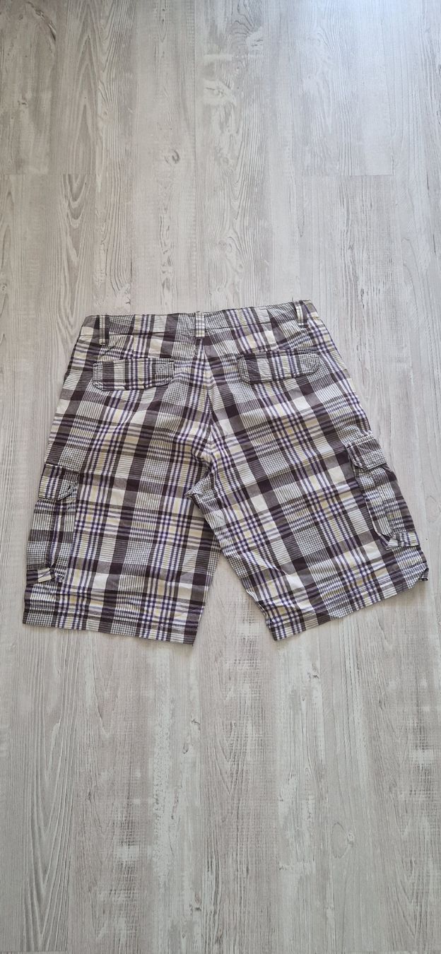 Pantaloni: Karierte Cargo-Shorts – Usato da Winterthur venduto da THEWAYOFSANKOFA 1