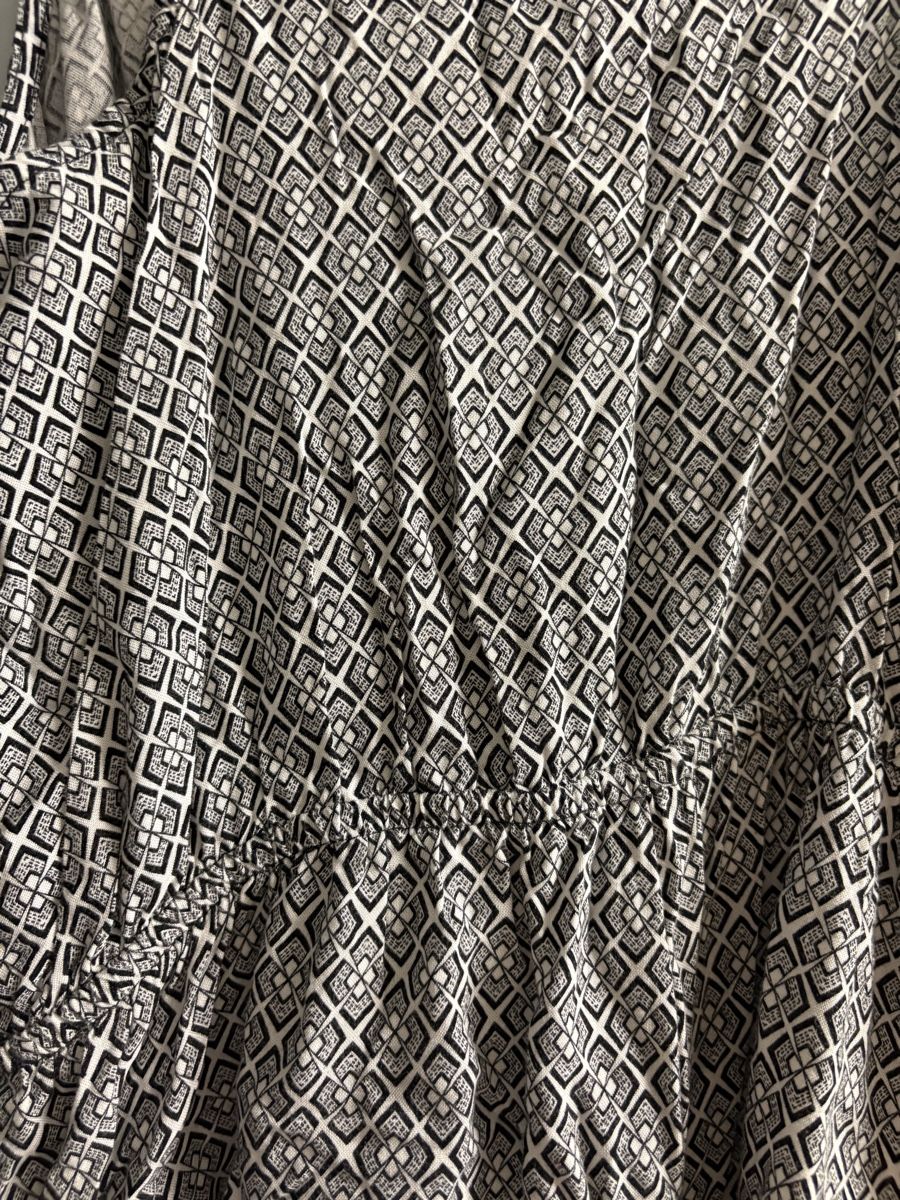 H&M Tute: Sommerlicher Jumpsuit mit Muster – Usato da Embrach venduto da ale_v5qn 1
