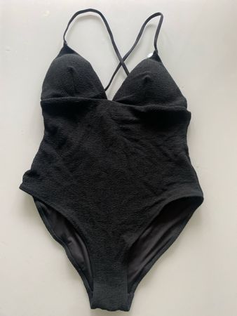 Maillot de bain noir texturé, taille S, état impeccable!