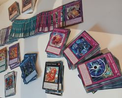 Yu‑Gi‑Oh! – Bulk 500 cartes C/R/SR – EN/DE – avec doublon