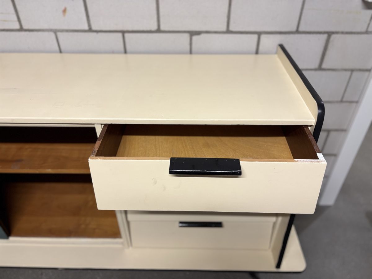 Cassettiere: Vintage Sideboard mit Schiebetüren & Schubladen – Usato da Meggen venduto da Anjsch1990 3