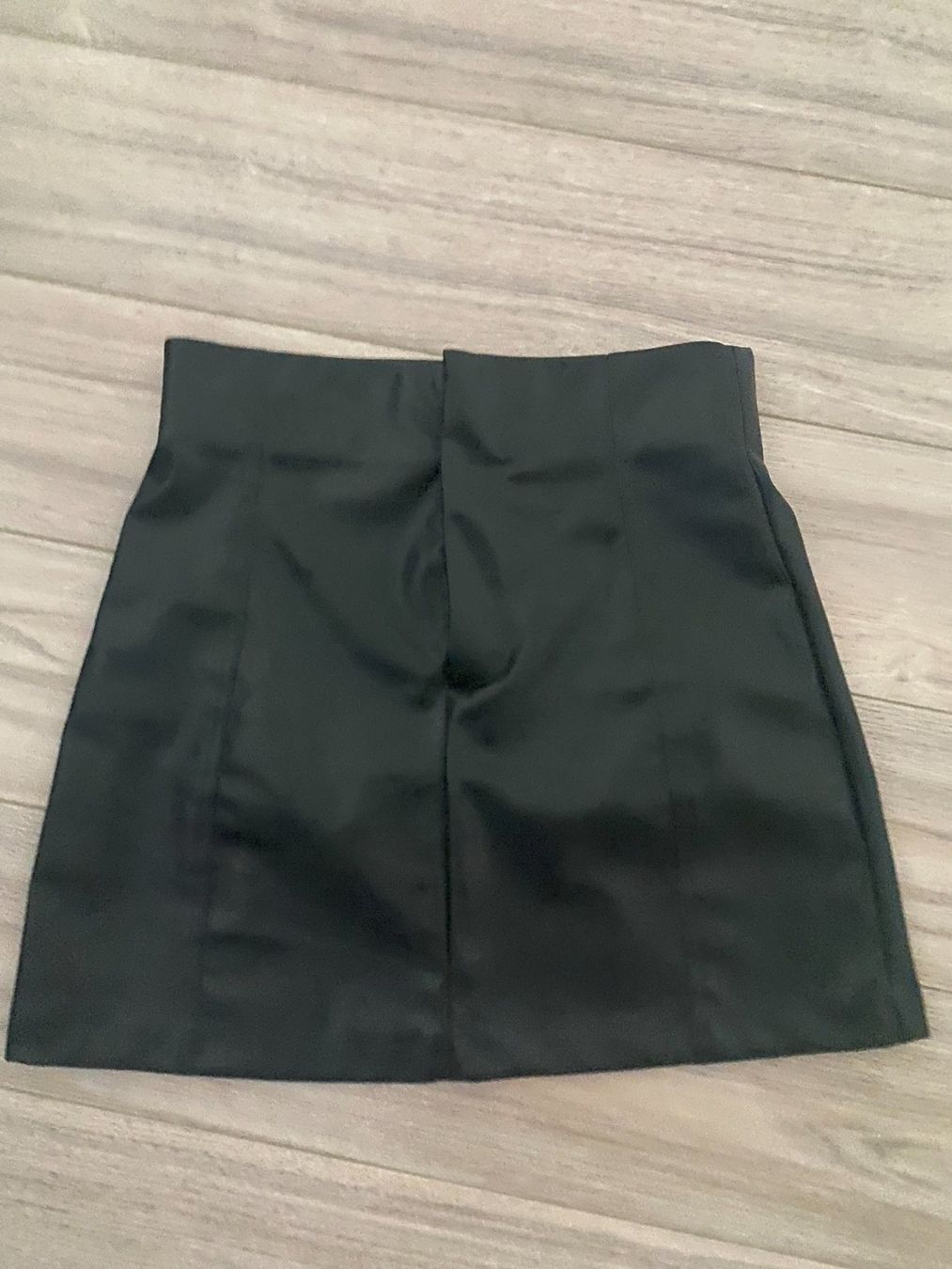 Zara Gonne: Lederimitat ZARA Rock Gr. M – Usato da Bonstetten venduto da VCLS