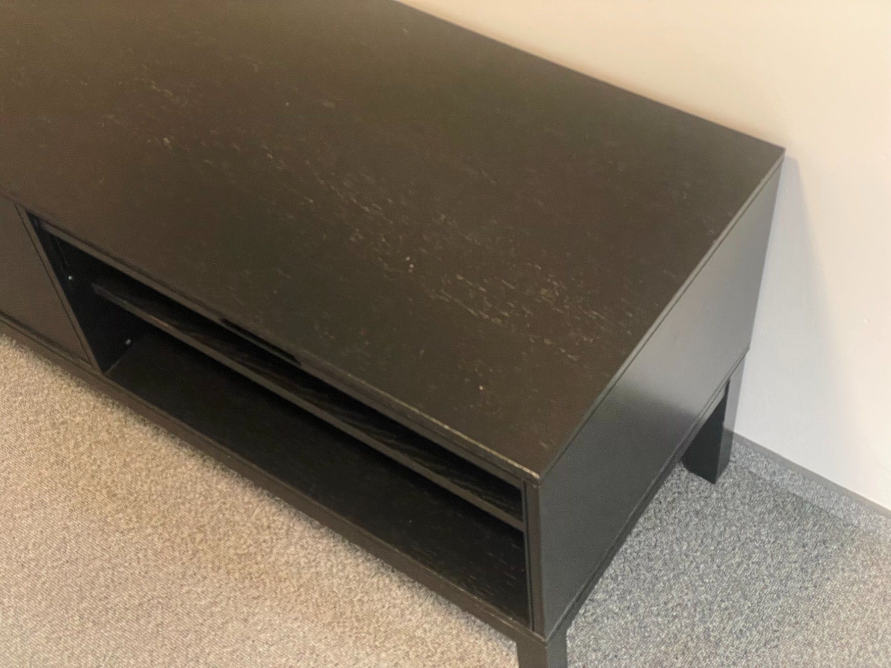TV Möbel: Sideboard schwarz, Eichenfurnier, 2 Schubladen,2 Klappfächer – Gebraucht aus Zürich von HHappel 3