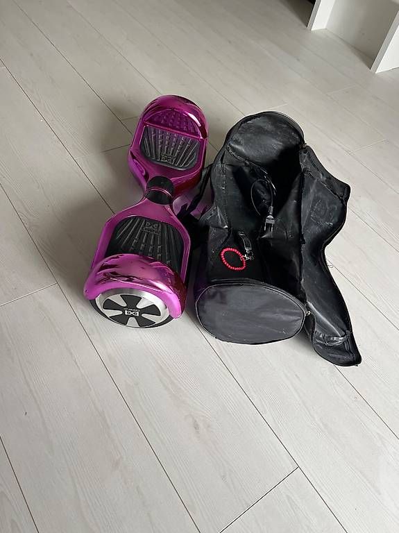 Hoverboard: Hoverboard con box music e luci  – Usato da Pura venduto da daby28 1