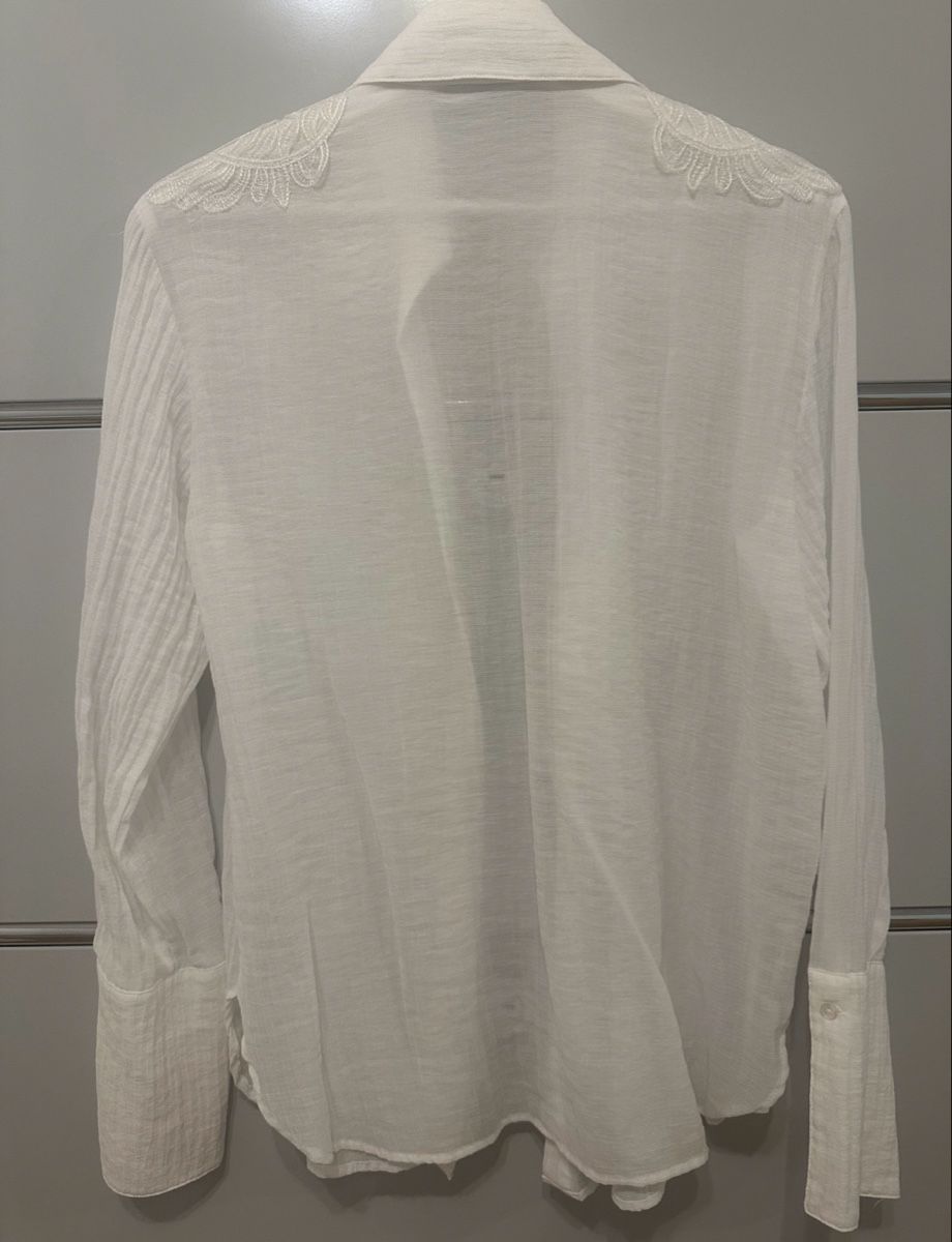 Mango Chemisiers: Weisse Bluse mit Stickerei – Neuf (Voir description) à Wettswil par ann_cdf7 1