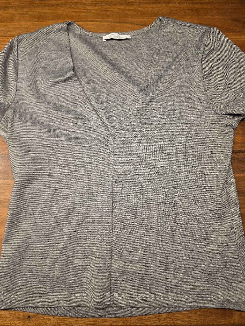Zara T-shirts: Tshirt grau Zara – D'occasion à Luzern par oli_6x2r
