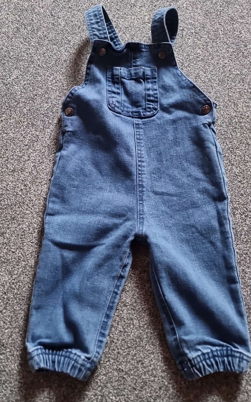 Pantaloni: Salopette 74 – Usato da Les Breuleux venduto da Mily1991