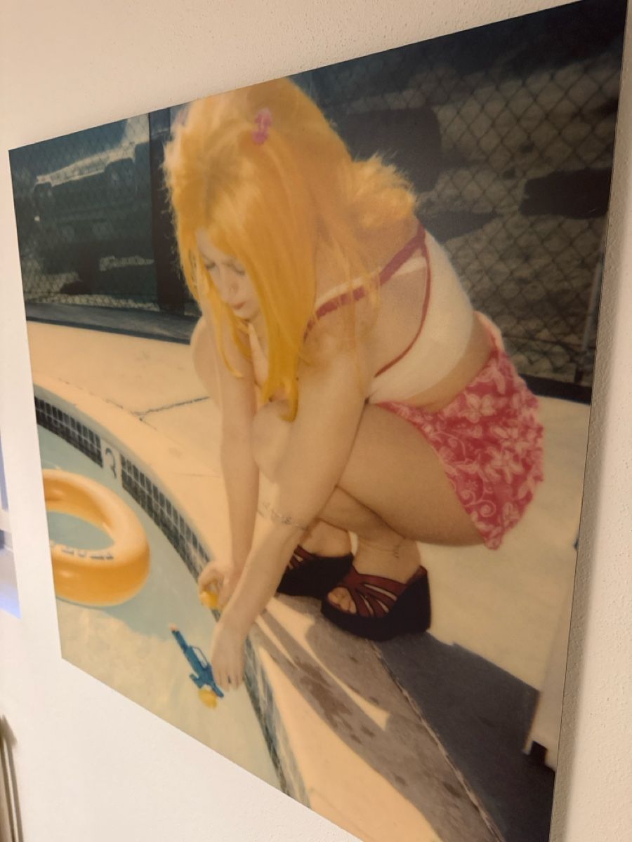 Gemälde: Wandbild Kunstdruck Frau am Pool – Neu (gemäss Beschreibung) aus Zürich von Leined 1