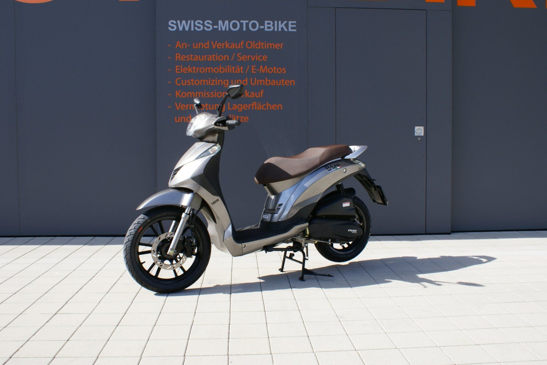 Scooter: Neufahrzeug Over-Bikes 125er Roller rabattiert – Usato da Seewen SO venduto da Eliane-Nora