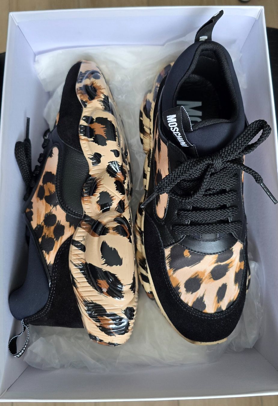 Moschino Scarpe da donna: Moschino Teddy Léopard Sneakers – Nuovo e nell'imballaggio originale da Mont-sur-Rolle venduto da Senna85 2