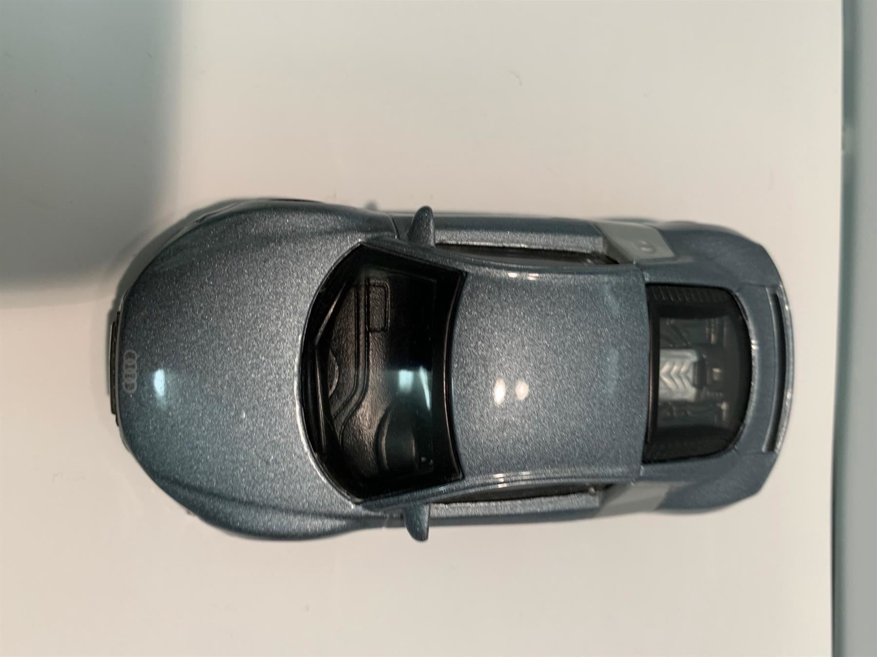 Audi Modellini d'auto: Audi R8 1:43 Bburago  256 – Usato da Kerzers venduto da tisyayasuBE 4