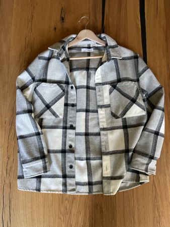 Hemdjacke Zara kariert grau weiss Grösse 164 guter Zustand