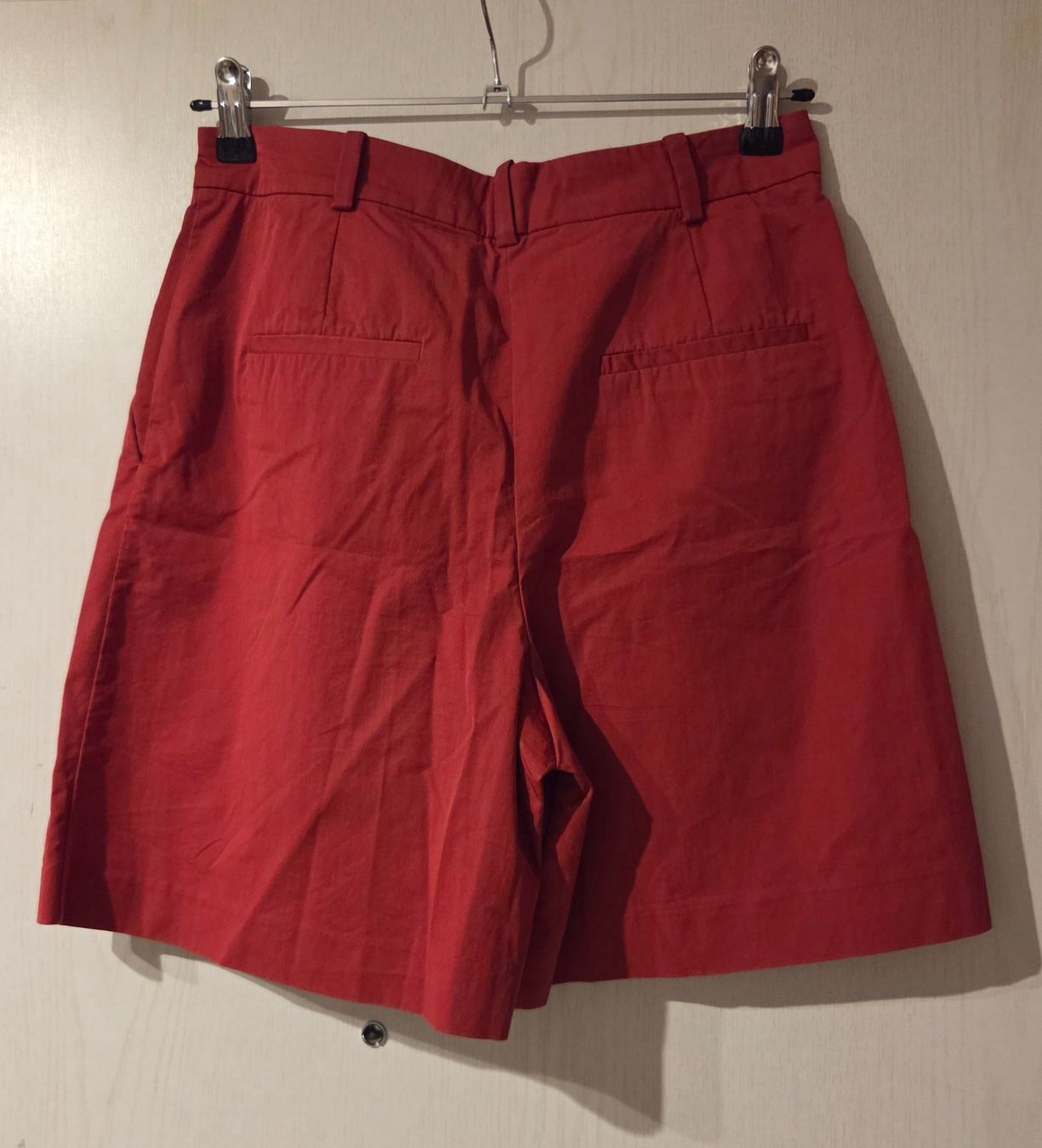 Mango Pantalons: Shorts von MANGO (Grösse 38) – D'occasion à Zürich par wile_coyote 1