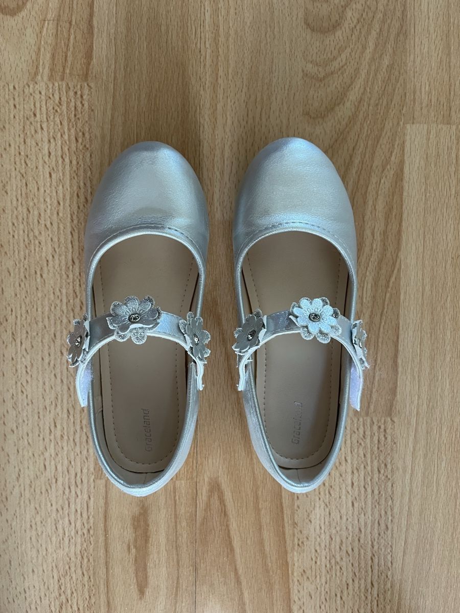 Scarpe per ragazze: Silbrige Ballerinas, Gr. 29 – Usato da Zürich venduto da jmg_8005