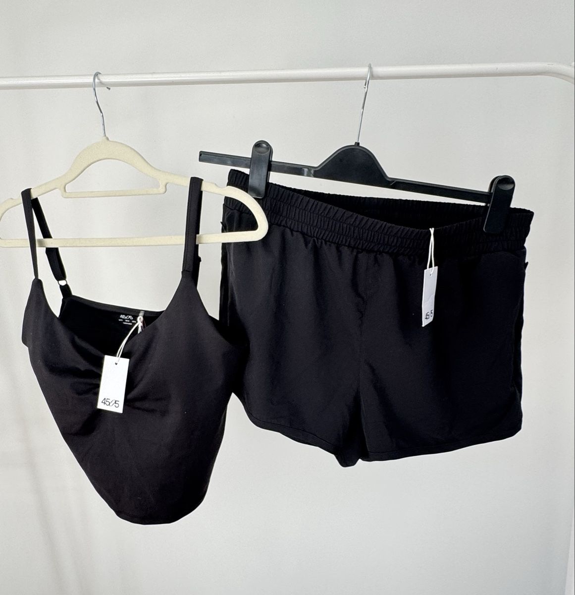 Asos Lotti di vestiti: ASOS 4505 Activewear Set Schwarz   – Nuovo e nell'imballaggio originale da Zürich venduto da di_archive 6