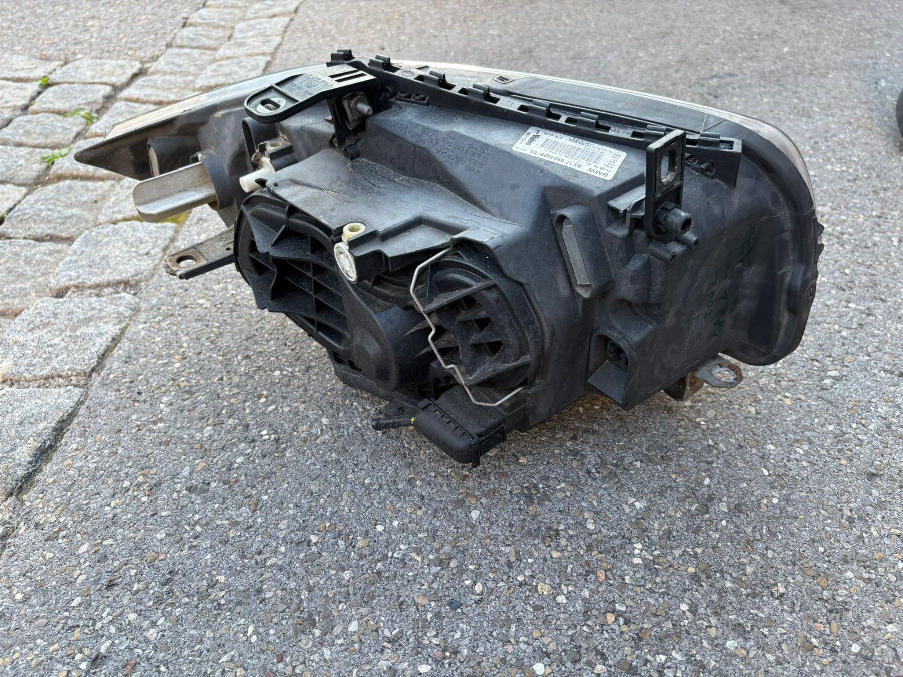 BMW Tutti pezzi di ricambio auto: BMW 120 Scheinwerfer links E 87 JG 2005 – Usato da Rothenhausen venduto da Deltassion 2