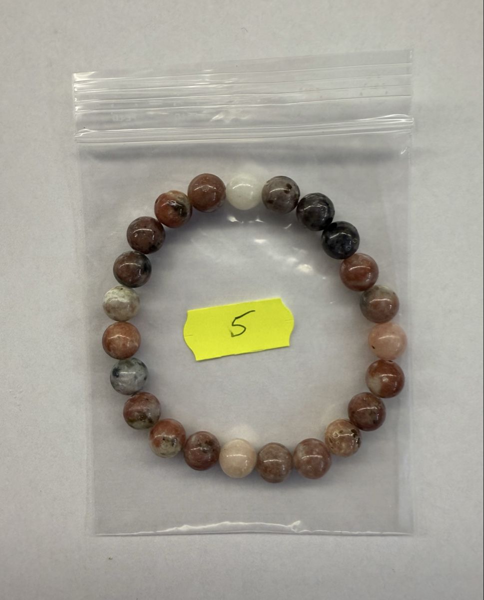 Bracciali & Braccialetti: Armband mit Naturstein-Perlen, neu – Nuovo e nell'imballaggio originale da Rheinfelden venduto da Gazzi