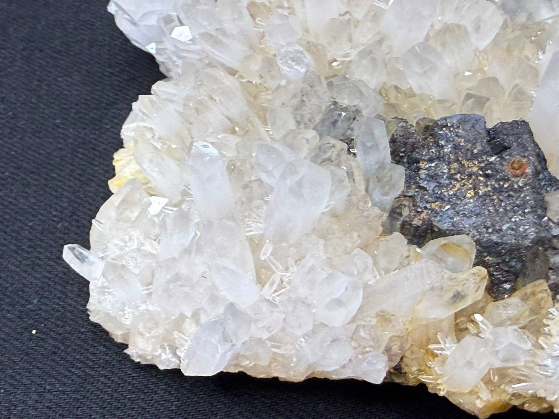 Minerali & Pietre curative: Arsenopyrit auf Quarz – Usato da Schinznach Bad venduto da Demerald 5