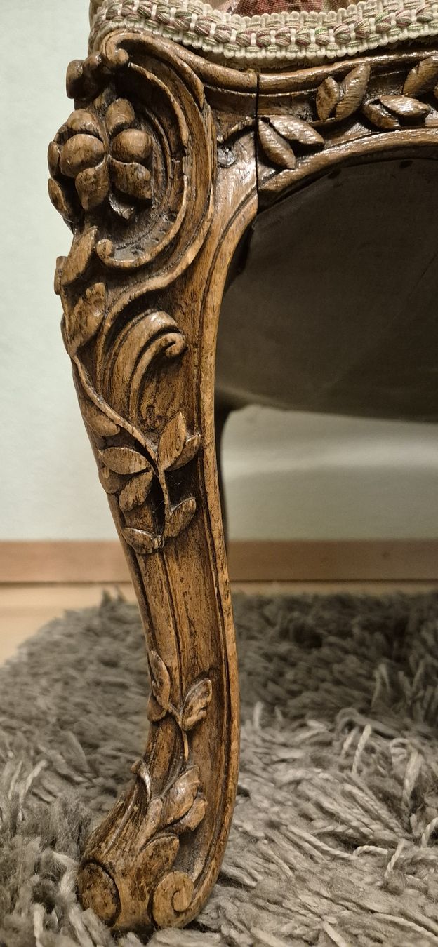 Divani: Wunderschönes Antikes Sofa aus den Schloss – Usato da Zürich venduto da Olga1308 1