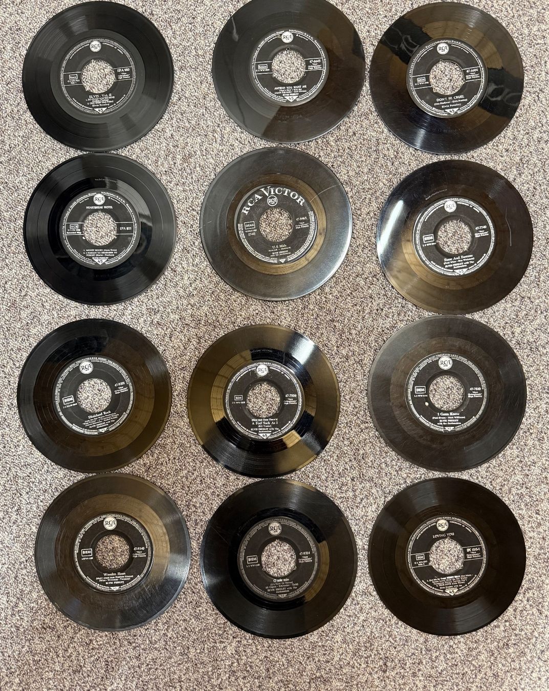 Dischi in vinile: Elvis Presley 12 Singles – Usato da Triesen venduto da cla_q2js