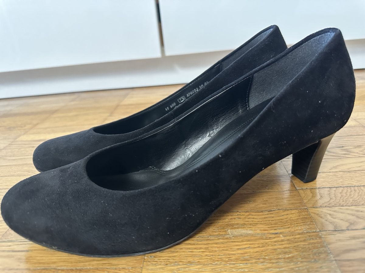 Gabor Scarpe da donna: Schwarze Gabor Pumps Gr. 41, Wildlederoptik – Nuovo e nell'imballaggio originale da Liestal venduto da ichjel 2