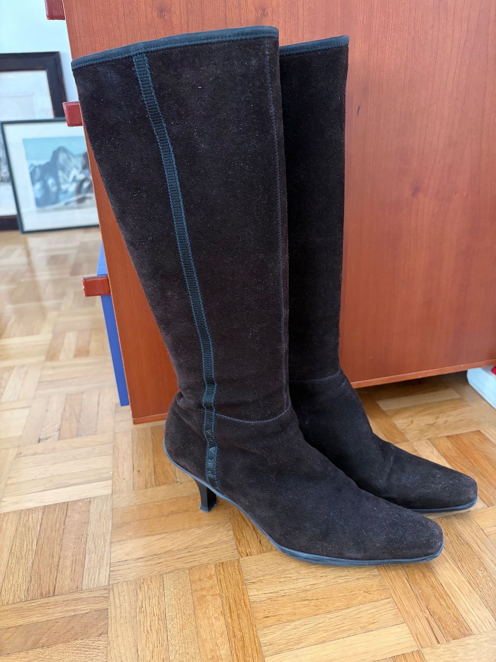 Prada Damenschuhe: Prada Stiefel – Gebraucht aus Luzern von Lampion