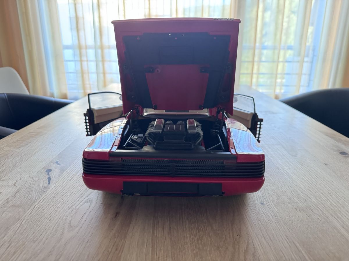 Pocher Modellini d'auto: Ferrari Testarossa 1/8 Modellauto von Pocher – Usato da Rotkreuz venduto da don_filippo 2