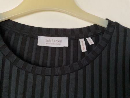Rich & Royal - schwarzes T-Shirt - Gr. M eher S siehe Masse