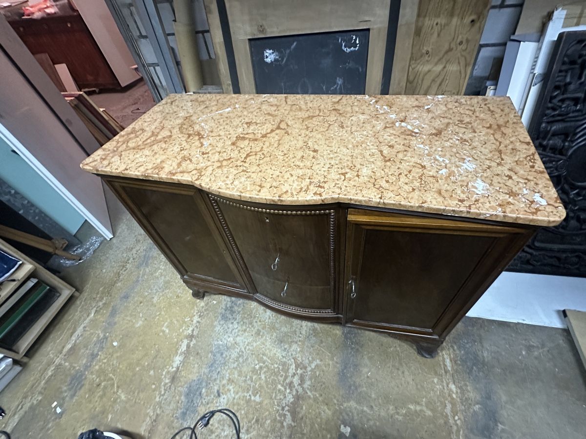 Commodes: Kommode mit Marmorplatte dunkel Holz mit Schubladen – D'occasion à Zürich par mywave 2