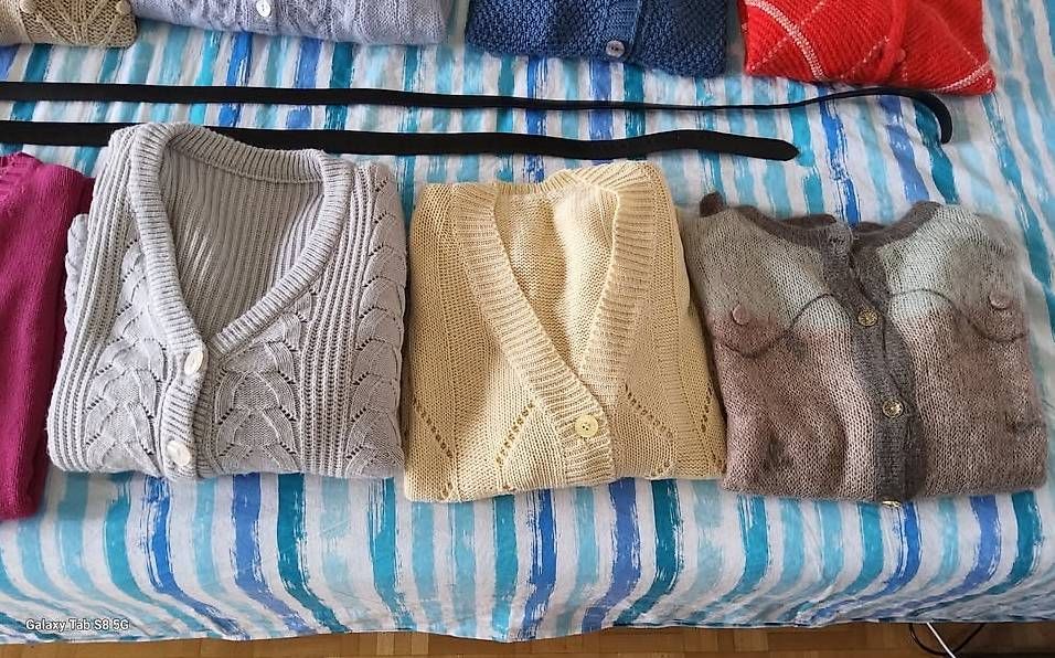 Lotti di vestiti: Indumenti donna taglia S e M – Usato da Cadro venduto da Inuit71 2