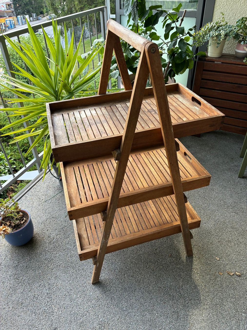 Étagères: Regal mit 3 Stufen klappbar gebraucht – D'occasion à Luzern par dav_hb5w