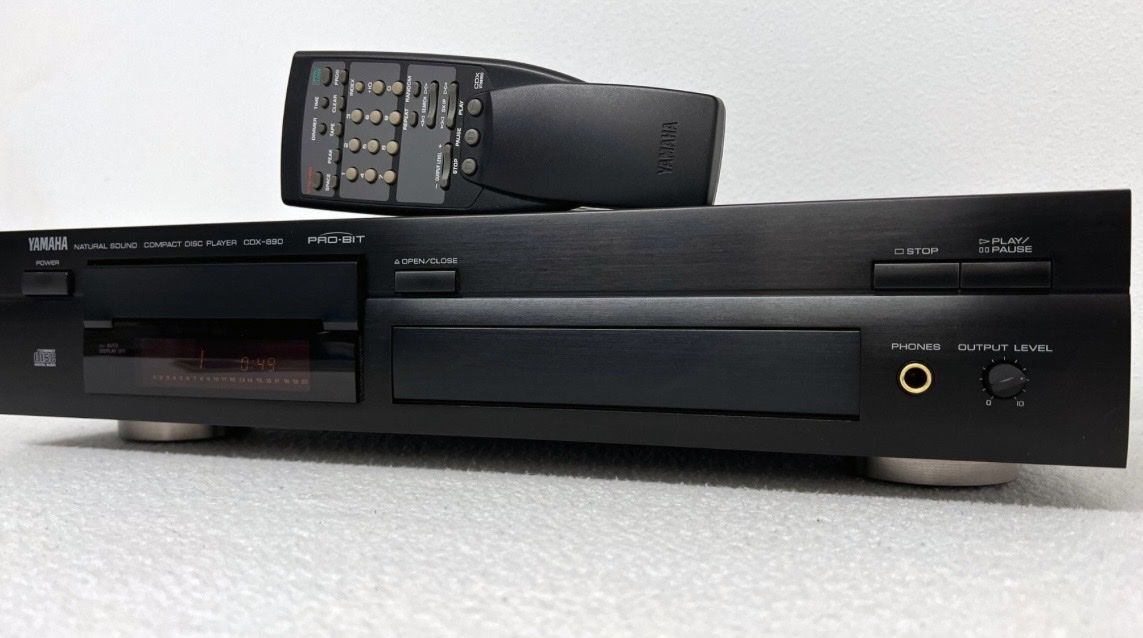 Yamaha Lettore multimediale & Streamer: YAMAHA Natural Sound Compact Disk Player CDX-890 Pro-Bit – Usato da Trimbach venduto da SABO-61 1