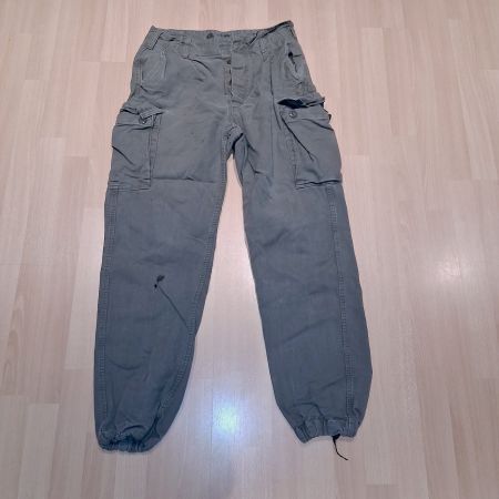 Cargohose grün/grau, Grösse 52