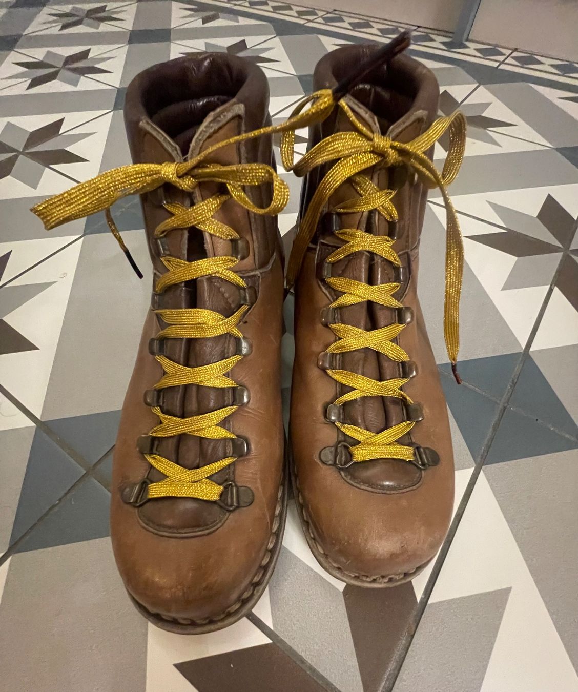 Scarpe da donna: Wanderstiefel Leder 39 ähnlich Redwing Boots – Usato da Zürich venduto da Pudelkerne 1